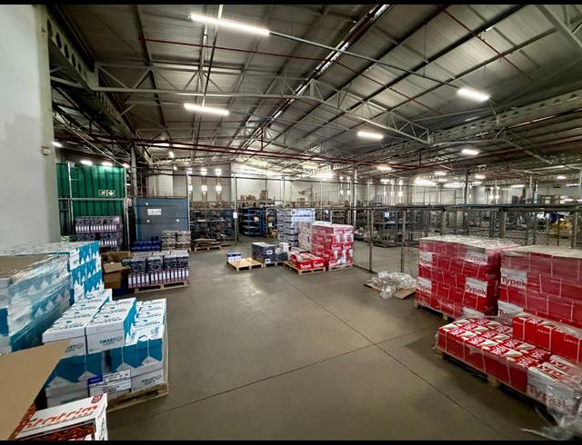 3,300M² WAREHOUSE TO LET IN HALFWAY HOUSE
